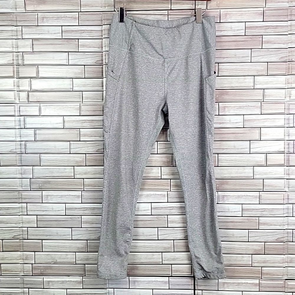 Danskin pull on yoga pants Size M